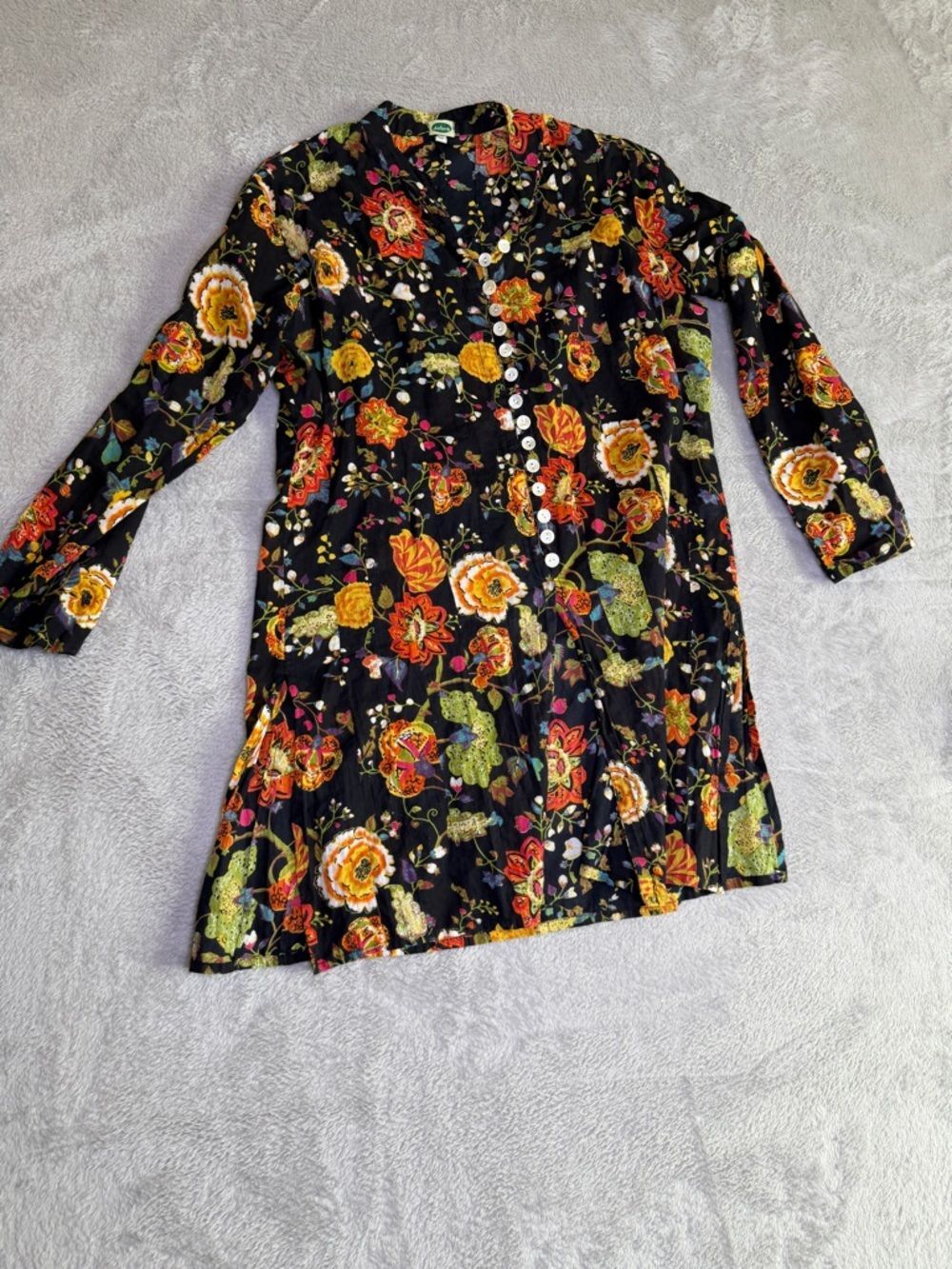 Dolma Black Floral Button-Up Tunic M